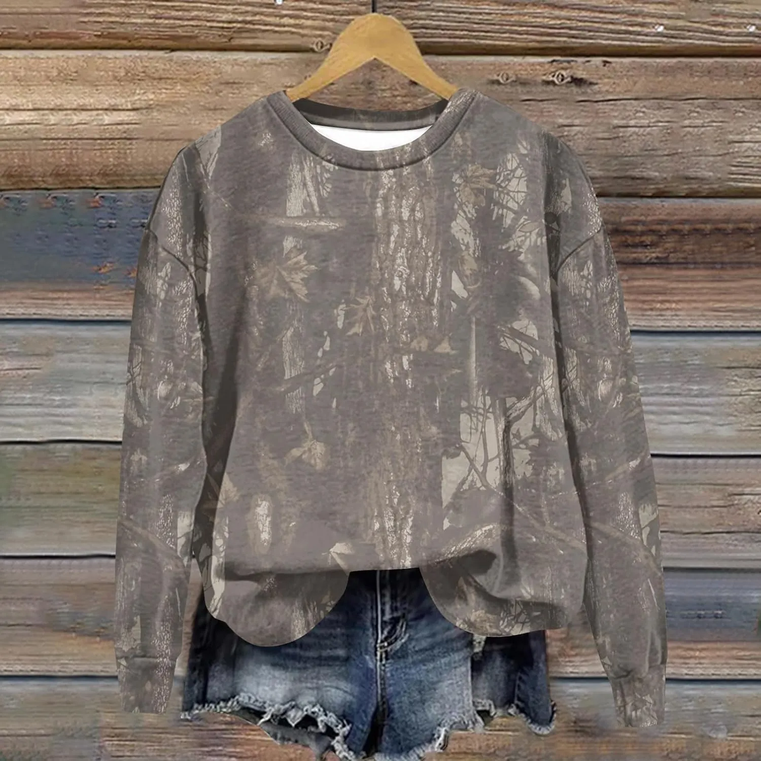 Oversized Camo Sweatshirt For Women Graphic Long Sleeve Tops Leaf Print Fall Clothes 2024 Crewneck Pullover