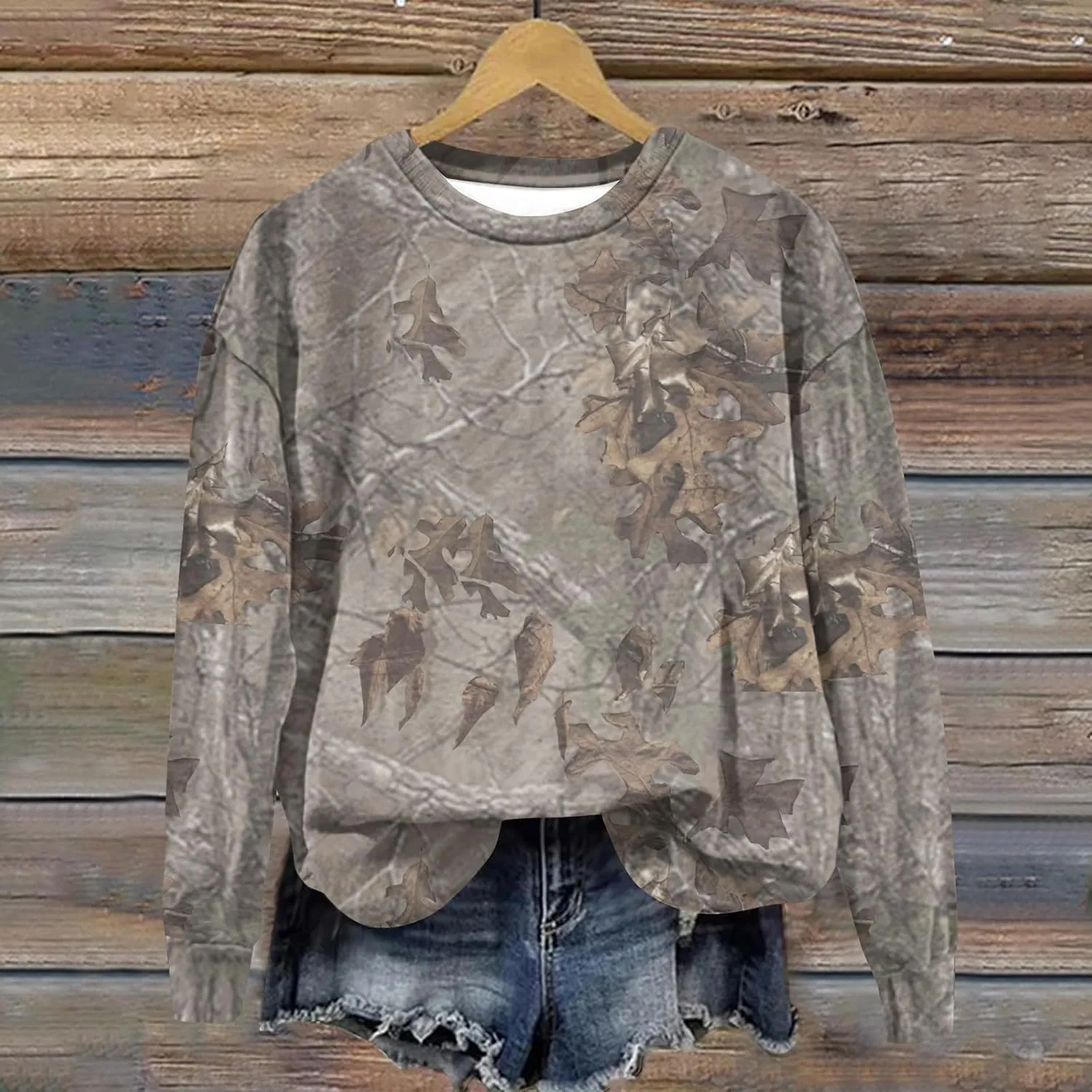Oversized Camo Sweatshirt For Women Graphic Long Sleeve Tops Leaf Print Fall Clothes 2024 Crewneck Pullover
