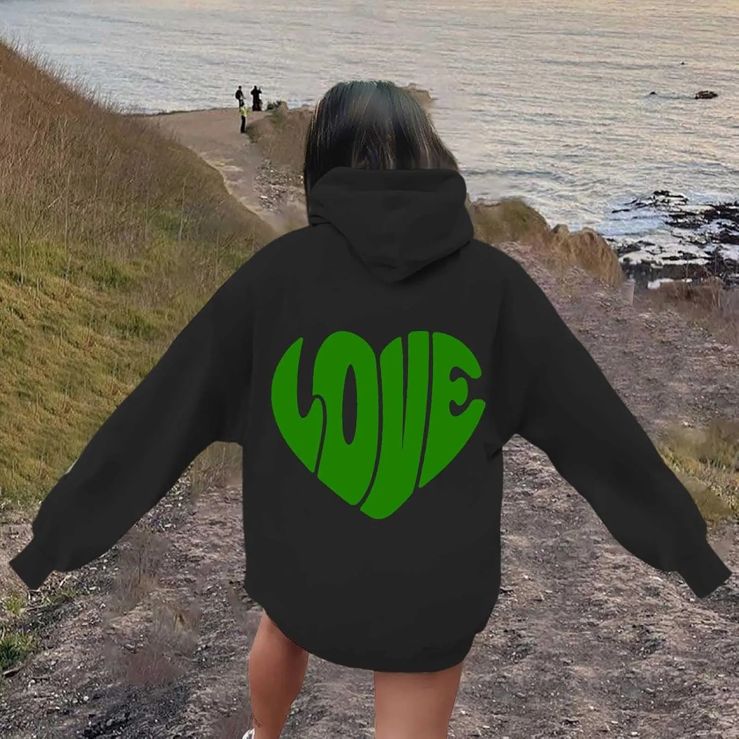 Women's Hoodies Heart Print Graphic Long Sleeve Oversized Sweatshirts Drawstring Pullover Top with Pockets